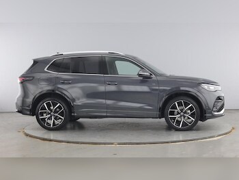 Used Volkswagen Tiguan 2024 for sale - 76028086: Photo