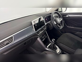 Used Volkswagen T-Roc 2023 for sale - 77708342: Photo