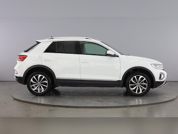 Used Volkswagen T-Roc 2023 for sale - 77708342: Photo