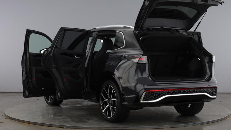 Used Volkswagen Tiguan 2024 for sale - 76476807: Photo 11