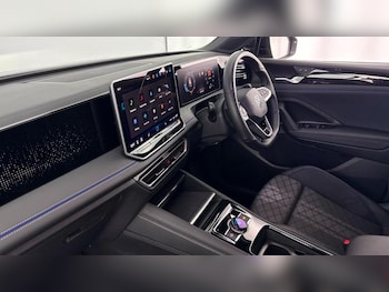 Used Volkswagen Tiguan 2024 for sale - 76476807: Photo