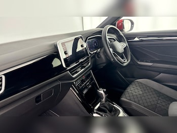 Used Volkswagen T-Roc 2023 for sale - 78112291: Photo