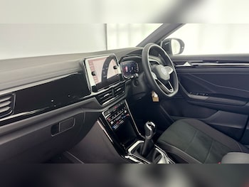 Used Volkswagen T-Roc 2024 for sale - 78724672: Photo