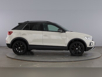 Used Volkswagen T-Roc 2024 for sale - 78724672: Photo