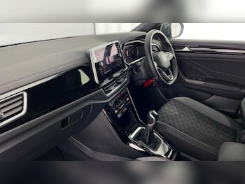 Used Volkswagen T-Roc 2022 for sale - 76504564: Photo