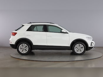 Used Volkswagen T-Roc 2023 for sale - 79457392: Photo
