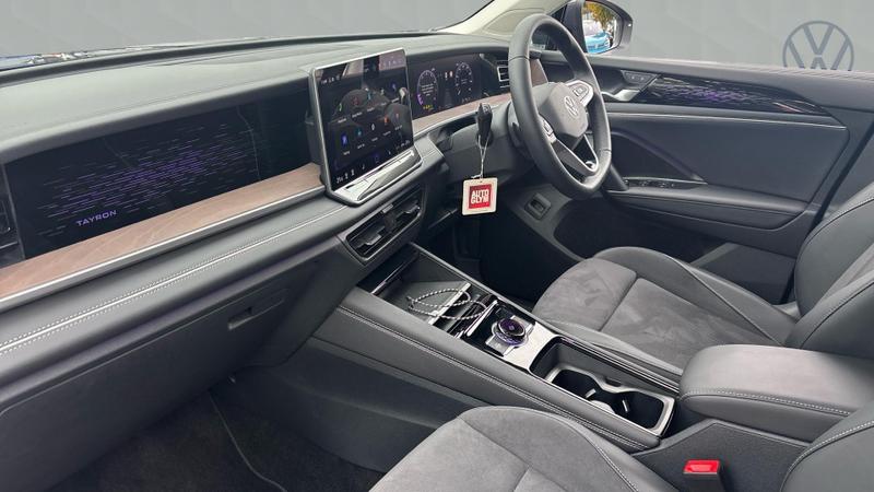 Used Volkswagen Touran 2025 for sale - 76758223: Photo 2