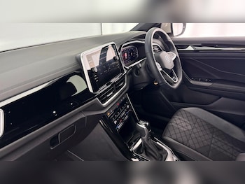 Used Volkswagen T-Roc 2025 for sale - 77505337: Photo