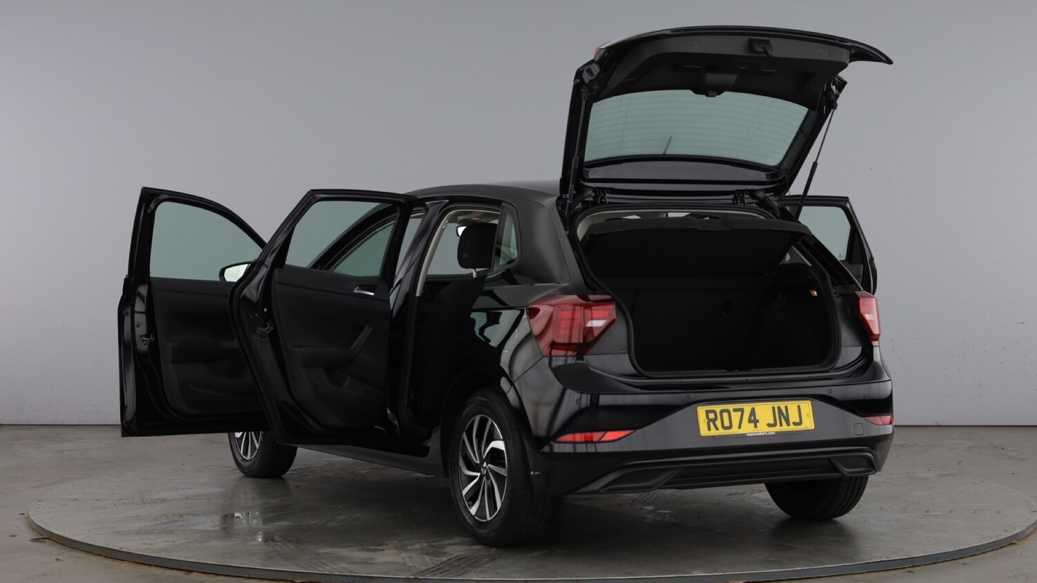 Used Volkswagen Polo 2024 for sale - 77639423: Photo 12