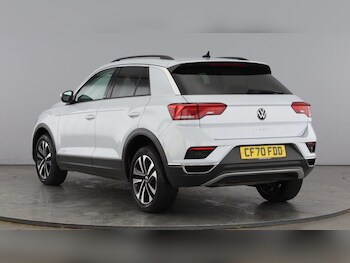 Used Volkswagen T-Roc 2021 for sale - 77505030: Photo
