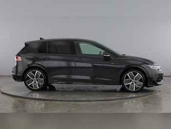Used Volkswagen Golf 2024 for sale - 76476805: Photo