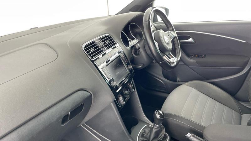 Used Volkswagen Polo 2017 for sale - 76908635: Photo 2