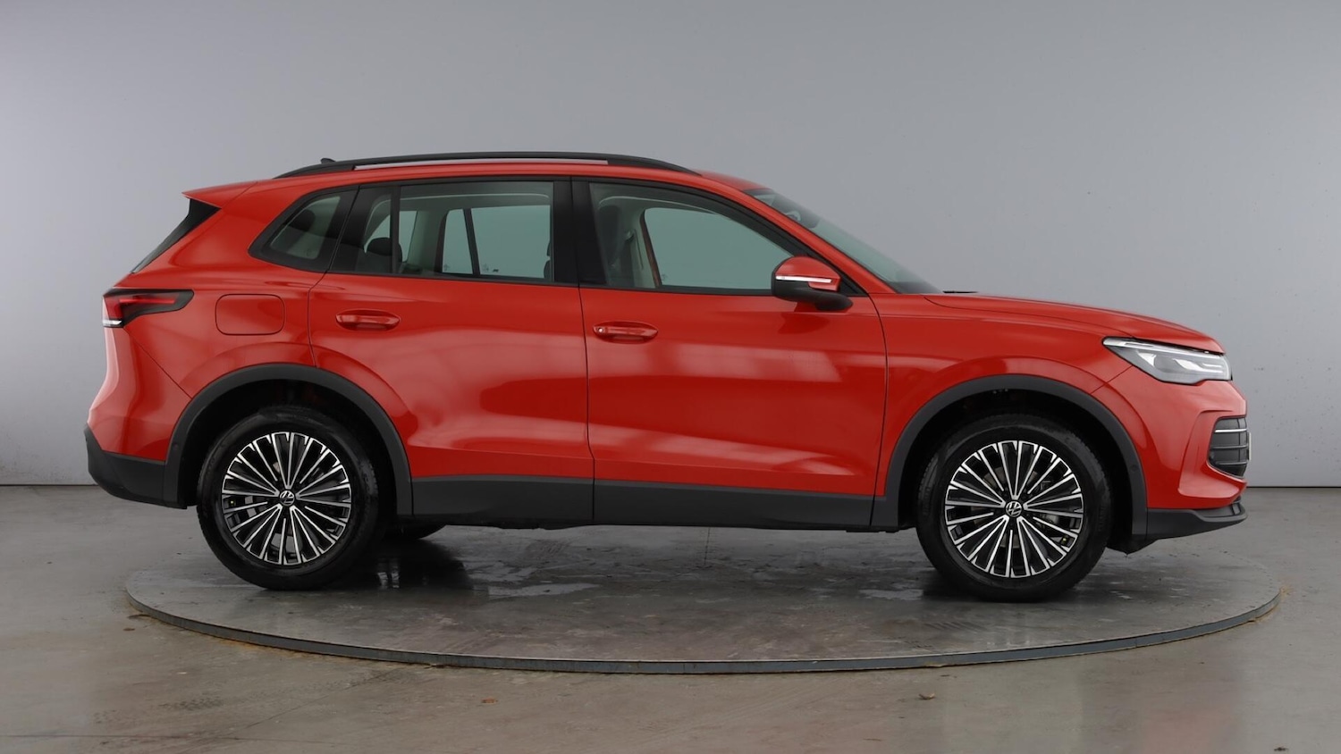Used Volkswagen Tiguan 2025 for sale - 77602927: Photo 4