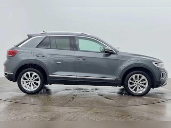 Used Volkswagen T-Roc 2024 for sale - 77602901: Photo