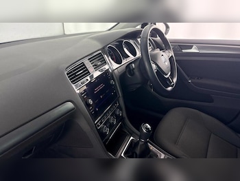 Used Volkswagen Golf 2020 for sale - 77006131: Photo