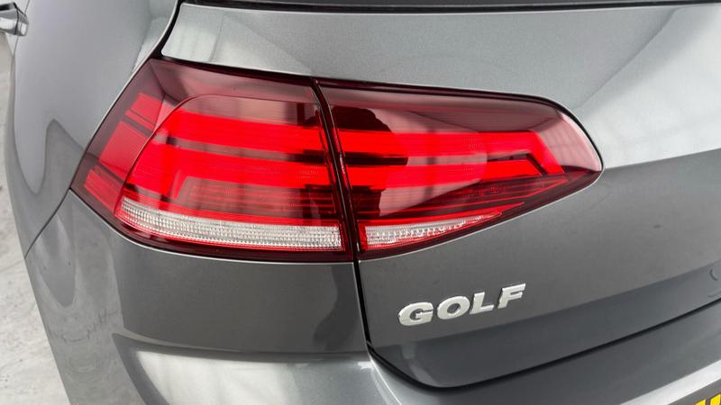 Used Volkswagen Golf 2020 for sale - 77006131: Photo 32