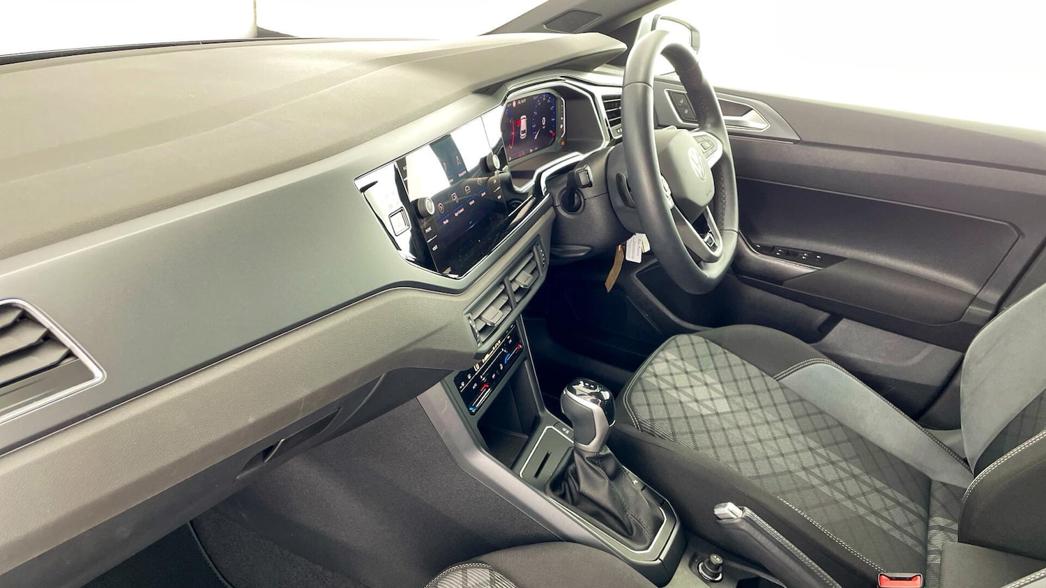 Used Volkswagen Polo 2022 for sale - 77504905: Photo 2