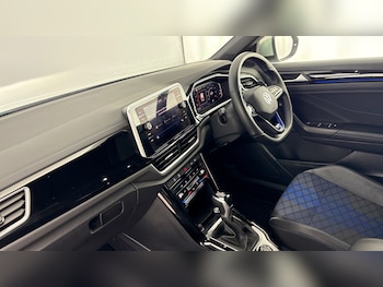 Used Volkswagen T-Roc 2023 for sale - 78014672: Photo