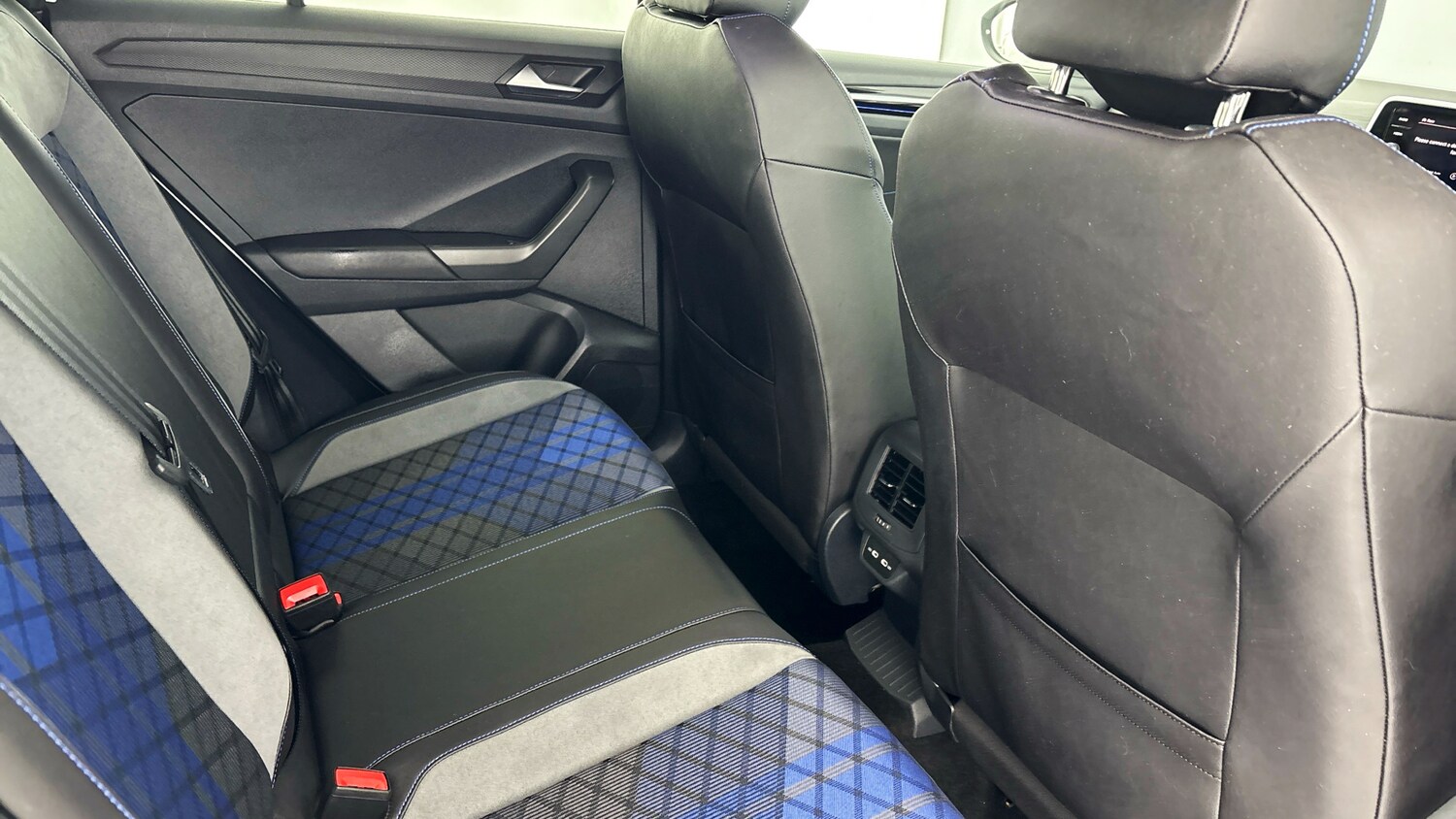 Used Volkswagen T-Roc 2023 for sale - 78014672: Photo 32