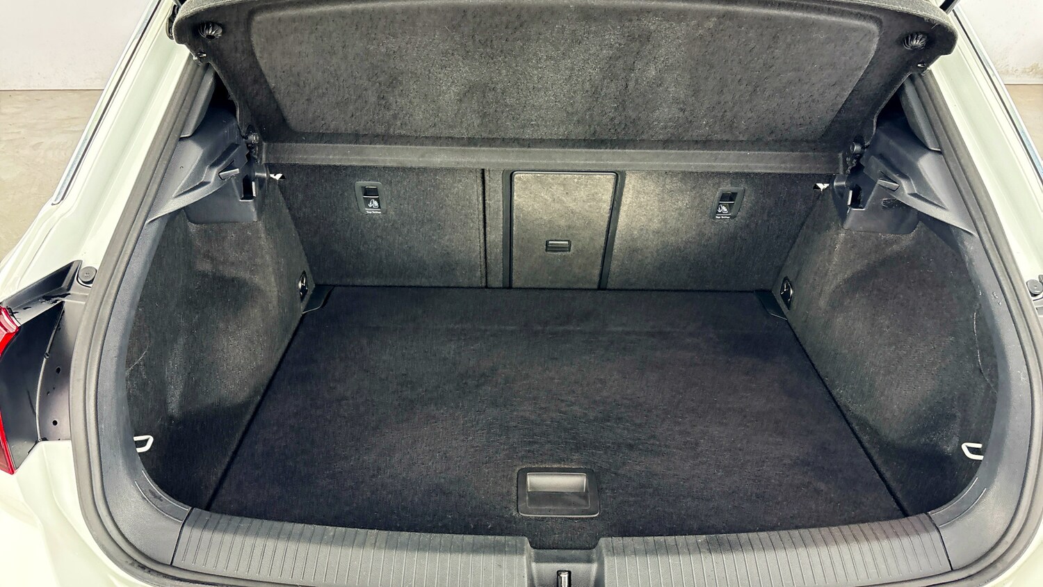 Used Volkswagen T-Roc 2023 for sale - 78014672: Photo 35