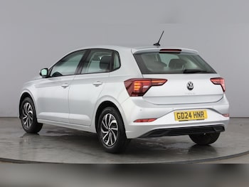 Used Volkswagen Polo 2024 for sale - 77602821: Photo
