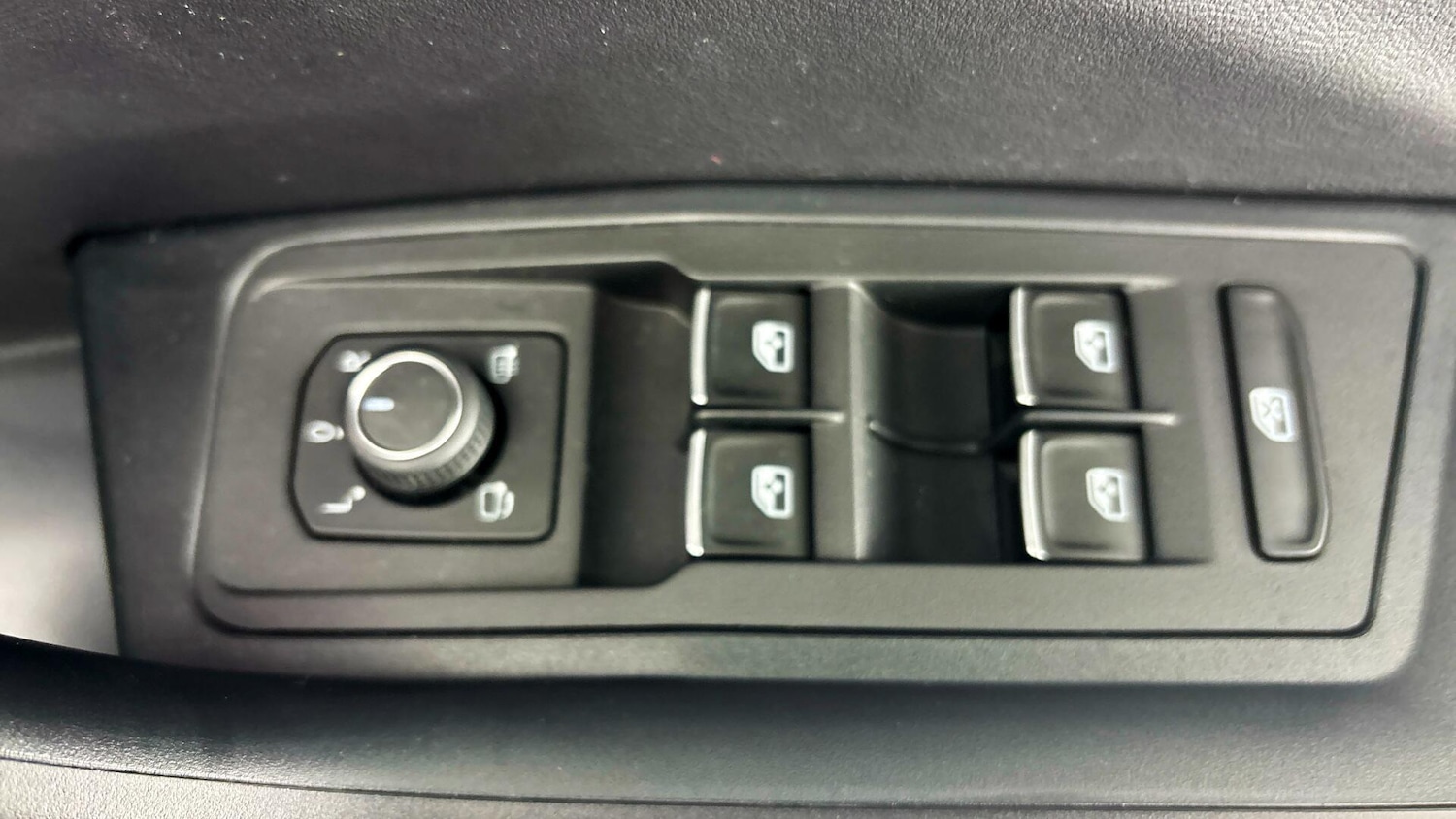 Used Volkswagen T-Roc 2022 for sale - 77845532: Photo 19