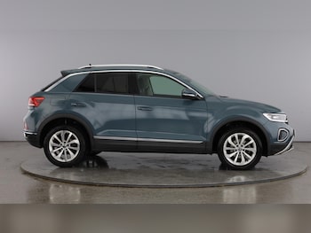 Used Volkswagen T-Roc 2022 for sale - 77845532: Photo