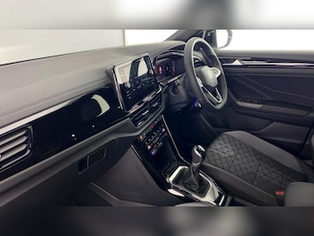 Used Volkswagen T-Roc 2025 for sale - 76722907: Photo