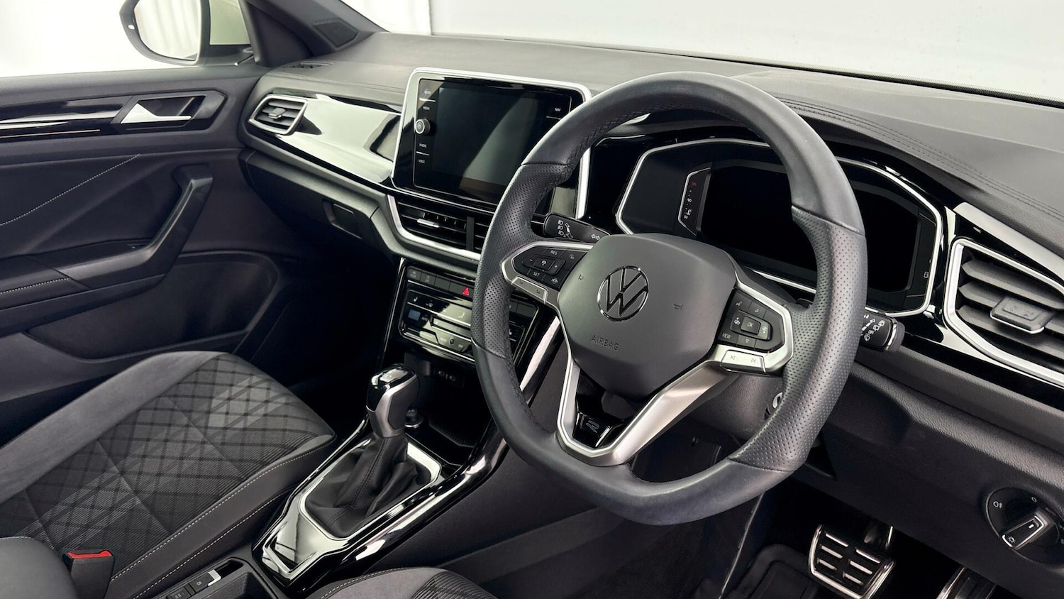 Used Volkswagen T-Roc 2025 for sale - 77515544: Photo 6