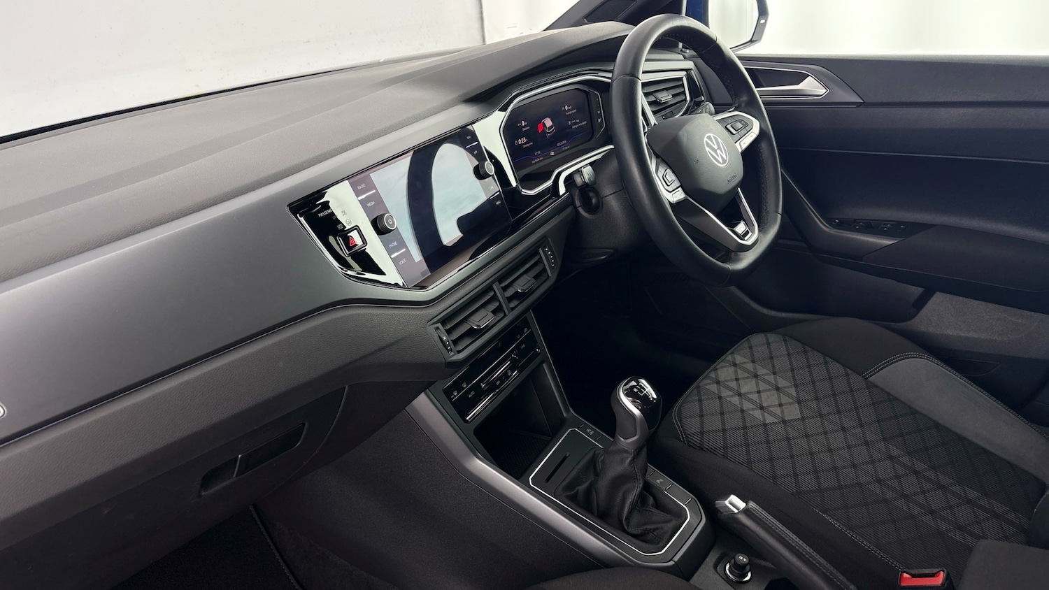 Used Volkswagen Polo 2022 for sale - 77746015: Photo 2