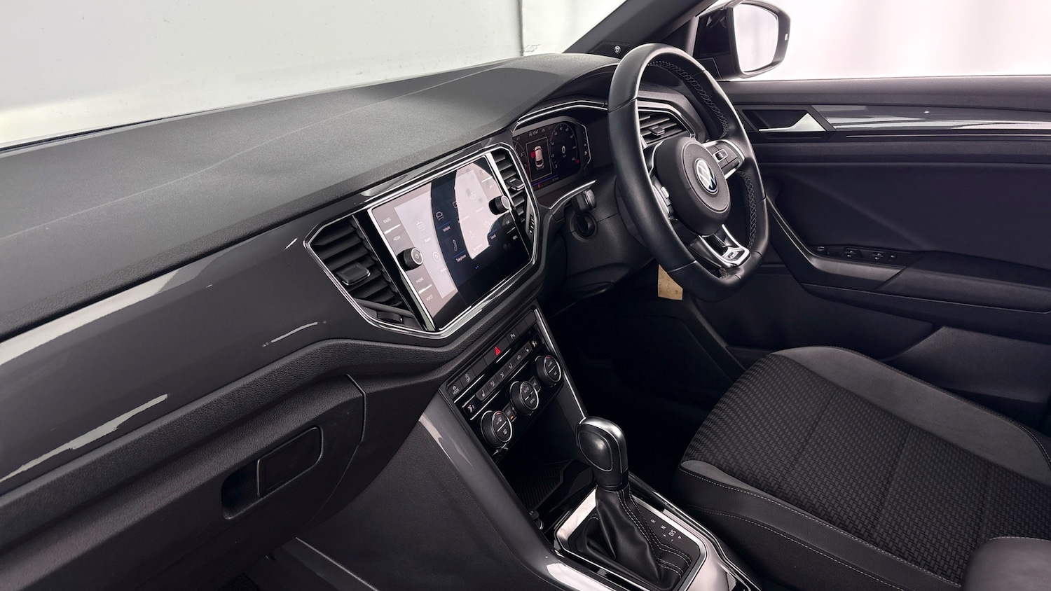 Used Volkswagen T-Roc 2022 for sale - 78078249: Photo 2