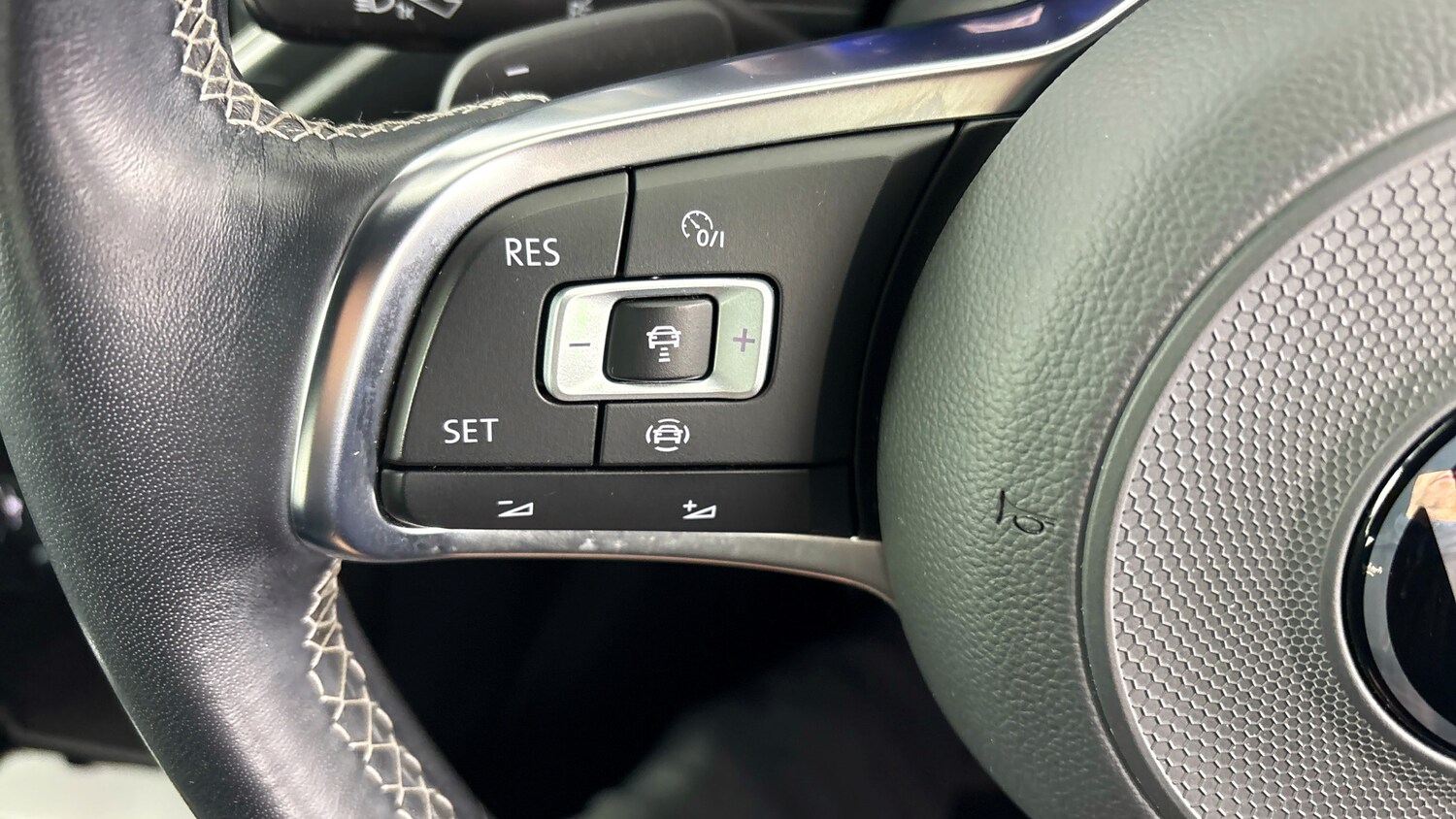 Used Volkswagen T-Roc 2022 for sale - 78078249: Photo 24