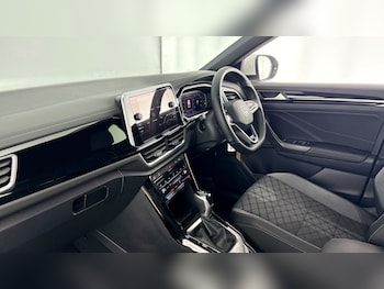 Used Volkswagen T-Roc 2022 for sale - 78724669: Photo