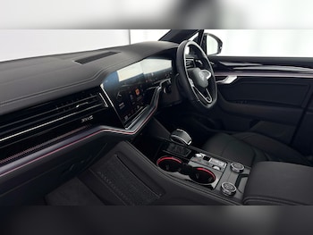 Used Volkswagen Touareg 2025 for sale - 77603017: Photo