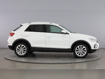 Used Volkswagen T-Roc 2022 for sale - 77602967: Photo