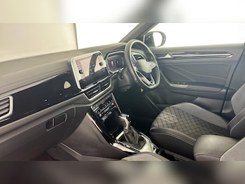 Used Volkswagen T-Roc 2022 for sale - 79074015: Photo