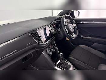 Used Volkswagen T-Roc 2022 for sale - 77636283: Photo