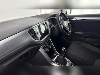 Used Volkswagen T-Roc 2022 for sale - 77603009: Photo