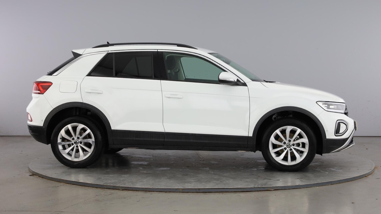 Used Volkswagen T-Roc 2024 for sale - 77515517: Photo 4