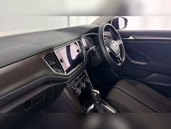 Used Volkswagen T-Roc 2019 for sale - 77931843: Photo