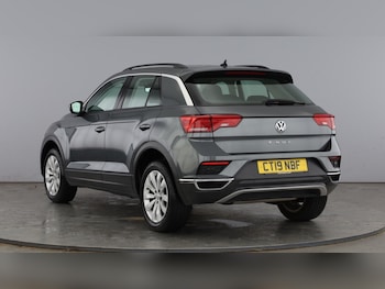 Used Volkswagen T-Roc 2019 for sale - 77931843: Photo