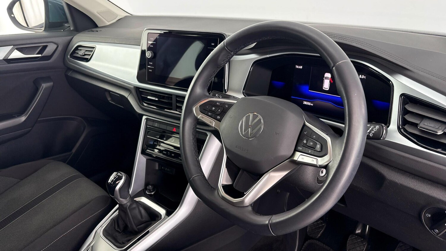 Used Volkswagen T-Roc 2023 for sale - 77504950: Photo 6