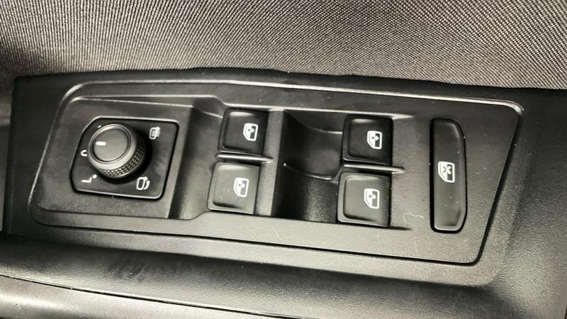 Used Volkswagen T-Roc for sale - 76819129: Photo 19