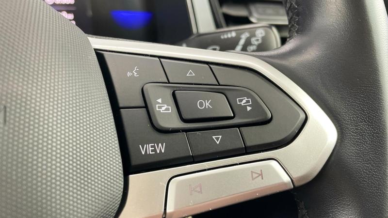 Used Volkswagen T-Roc for sale - 76819129: Photo 24