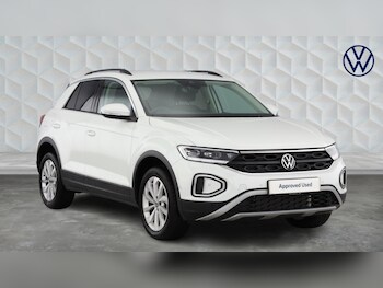 Used Volkswagen T-Roc 2024 for sale - 77504906: Photo