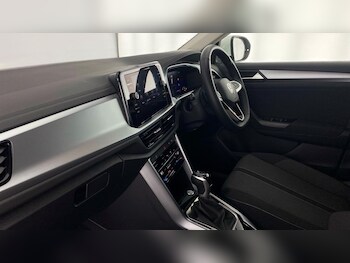 Used Volkswagen T-Roc 2024 for sale - 77504906: Photo