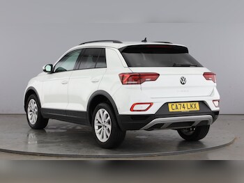 Used Volkswagen T-Roc 2024 for sale - 77504906: Photo