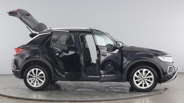 Used Volkswagen T-Roc 2023 for sale - 75638868: Photo 10