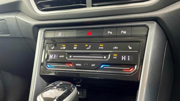 Used Volkswagen T-Roc 2023 for sale - 75638868: Photo 25