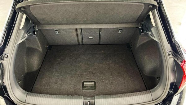 Used Volkswagen T-Roc 2023 for sale - 75638868: Photo 30